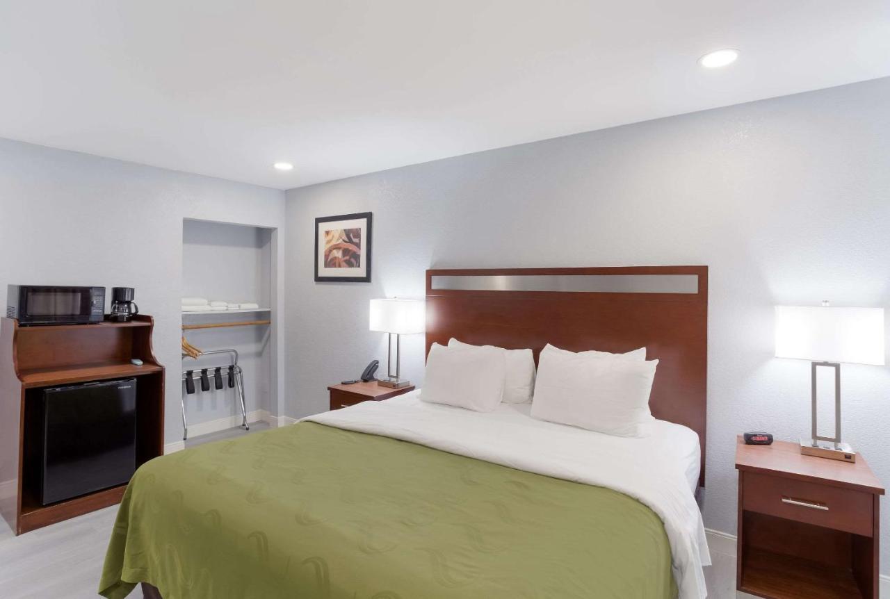 Quality Inn Redding Near I-5 Buitenkant foto