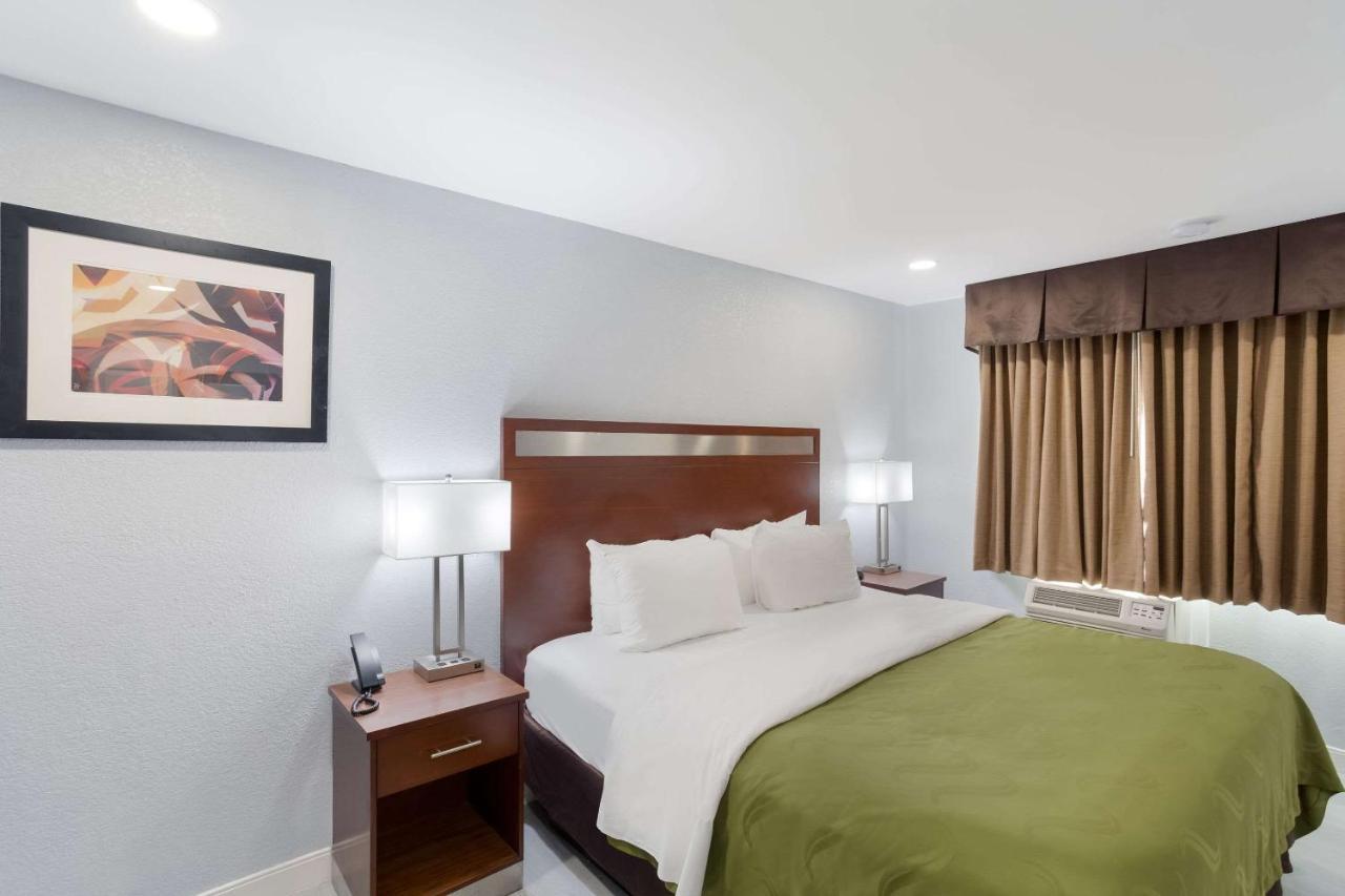 Quality Inn Redding Near I-5 Buitenkant foto