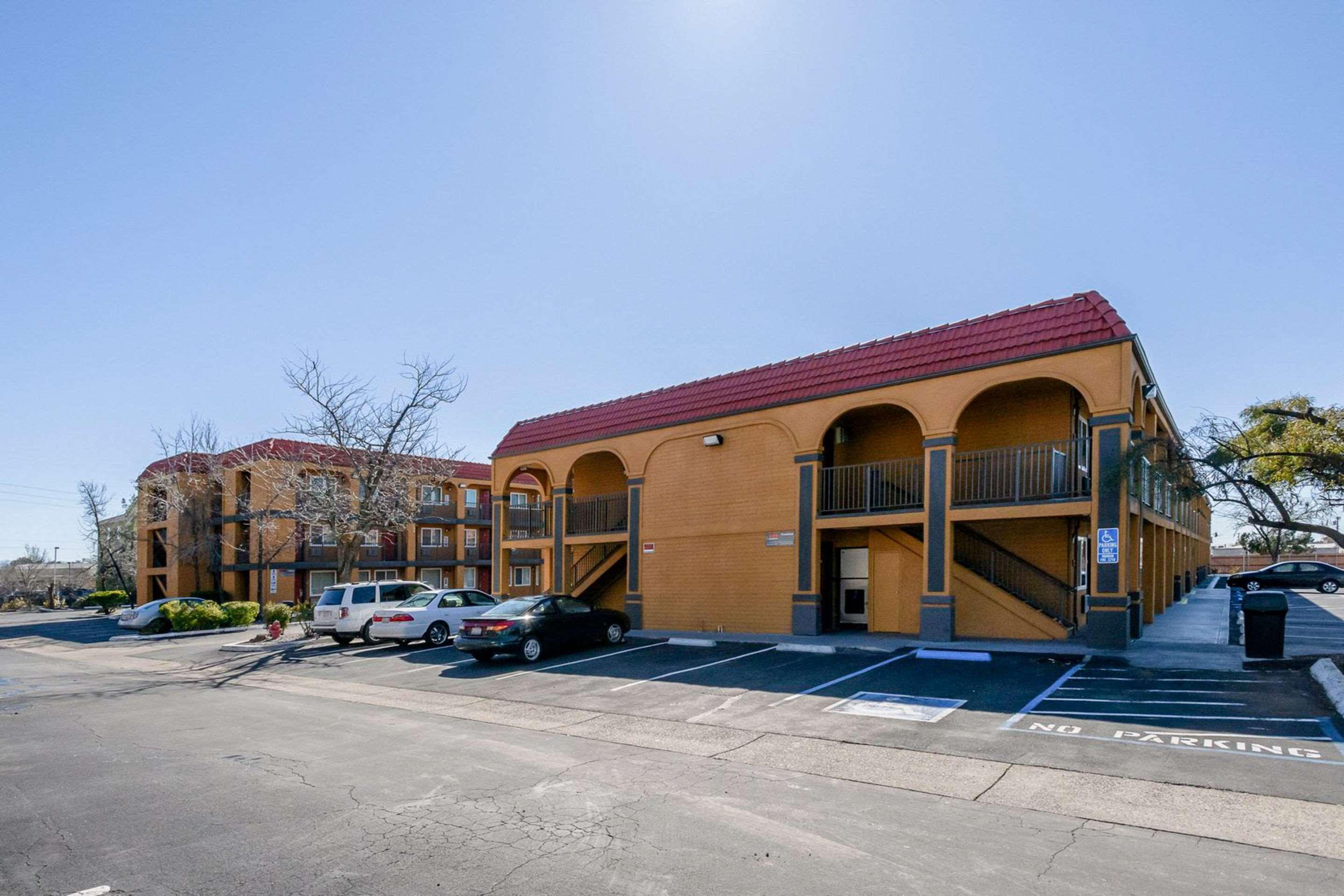 Quality Inn Redding Near I-5 Buitenkant foto