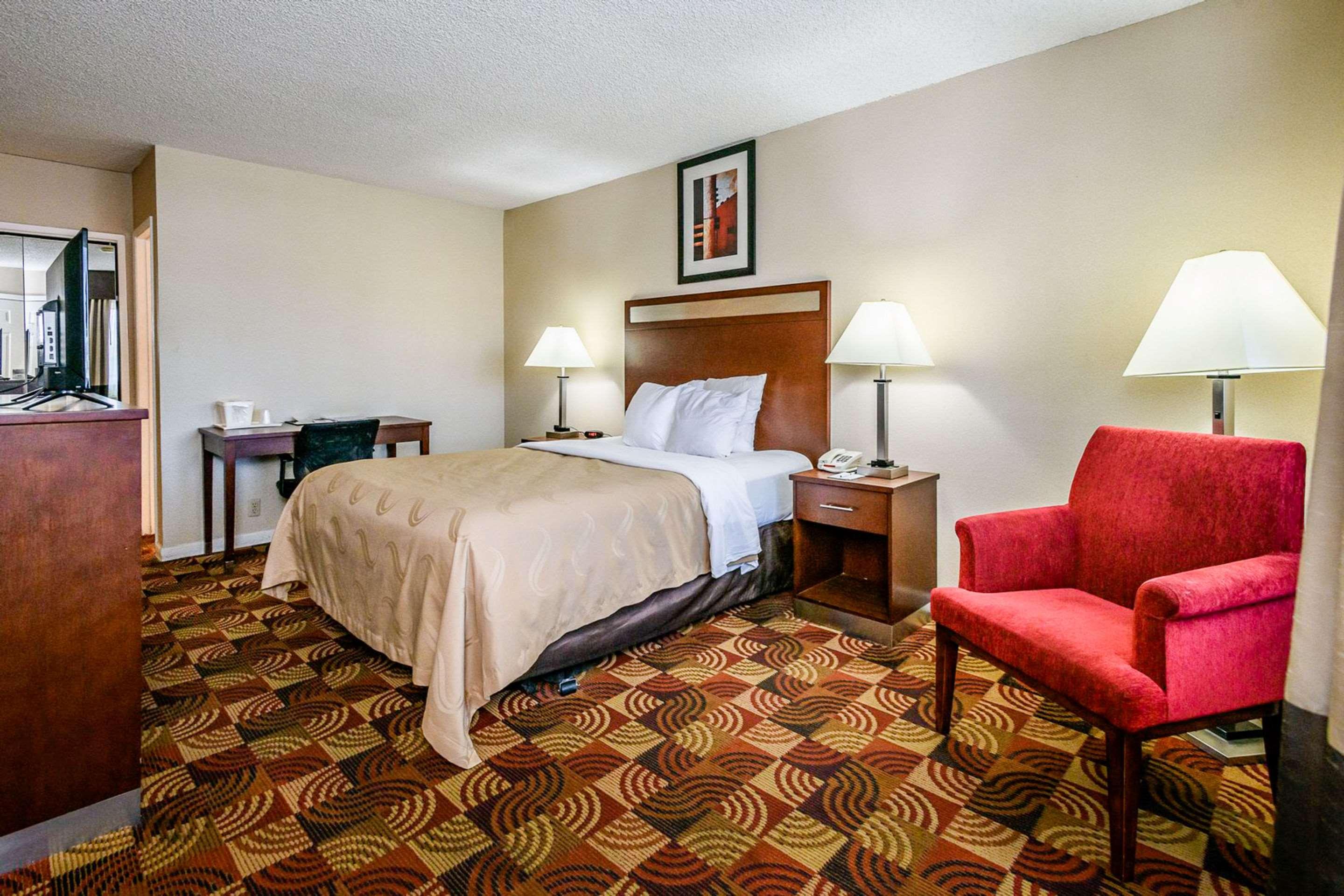 Quality Inn Redding Near I-5 Buitenkant foto