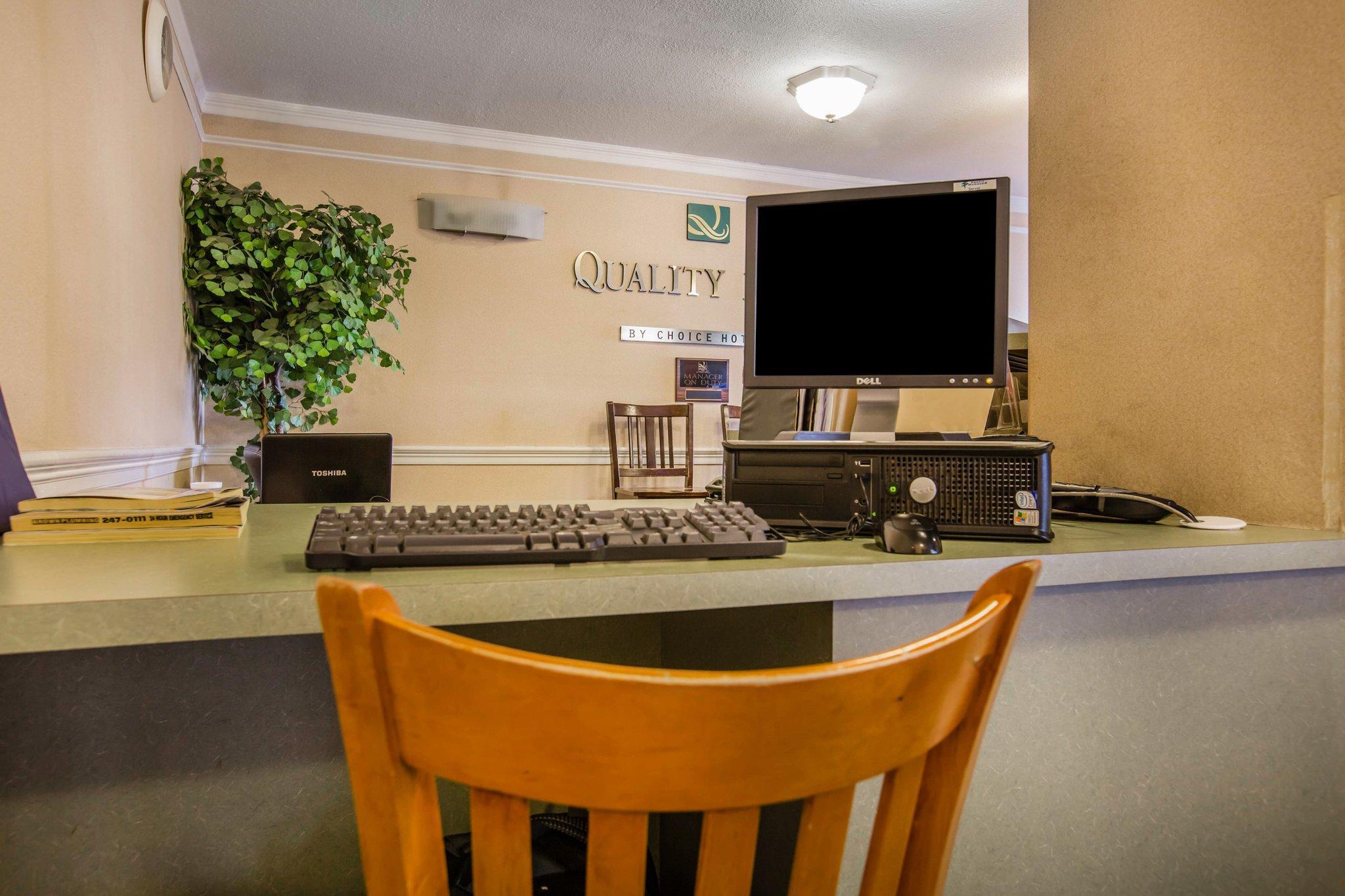 Quality Inn Redding Near I-5 Buitenkant foto