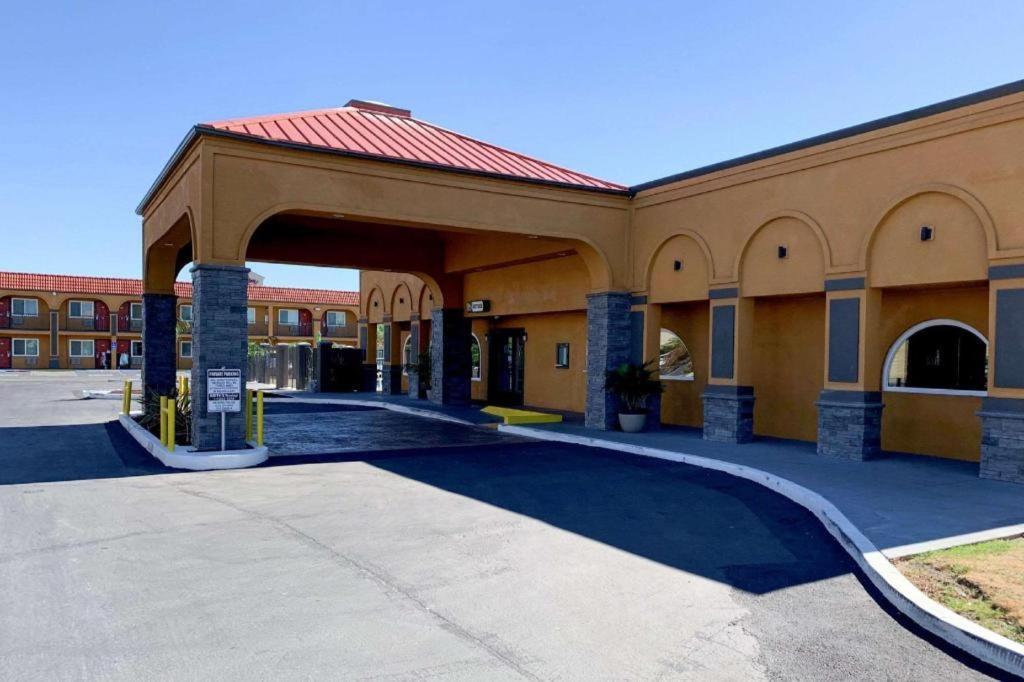 Quality Inn Redding Near I-5 Buitenkant foto