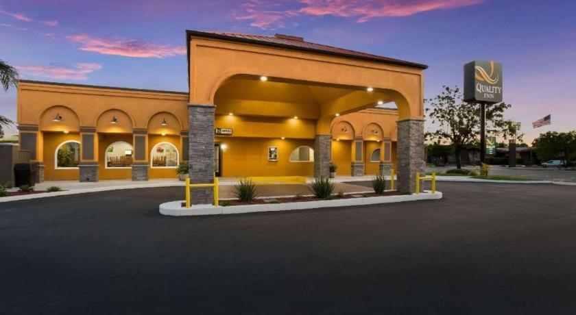 Quality Inn Redding Near I-5 Buitenkant foto