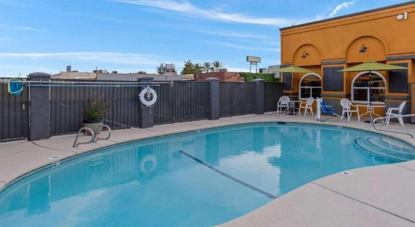 Quality Inn Redding Near I-5 Buitenkant foto